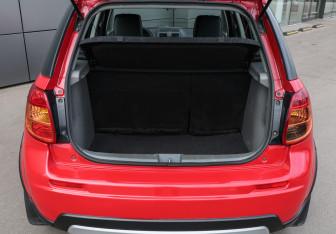 Подержанный автомобиль Suzuki SX4 Hatchback 2011 года (9 фото)