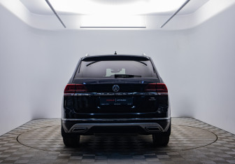 Подержанный автомобиль Volkswagen Teramont 2019 года (6 фото)