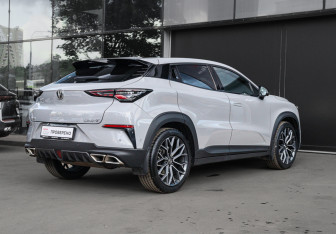 Подержанный автомобиль Changan UNI-T 2023 года (4 фото)
