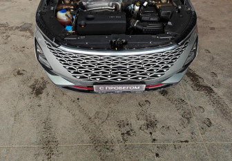 Подержанный автомобиль Omoda C5 2023 года (16 фото)