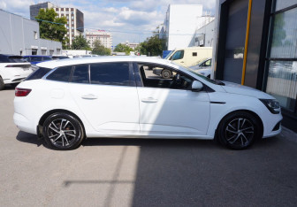 Подержанный автомобиль Renault Megane Wagon 2018 года (4 фото)