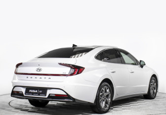 Подержанный автомобиль Hyundai Sonata 2020 года (5 фото)