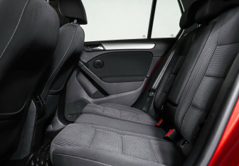 Подержанный автомобиль Volkswagen Golf Hatchback 2011 года (15 фото)