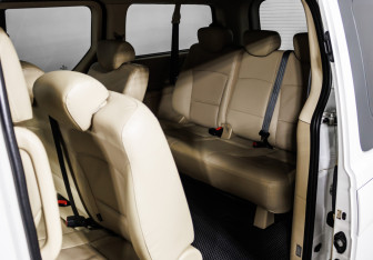 Подержанный автомобиль Hyundai H-1 2016 года (17 фото)