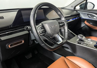 Подержанный автомобиль Omoda C5 2022 года (13 фото)