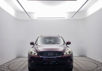 Подержанный автомобиль Infiniti EX 2011 года (2 фото)