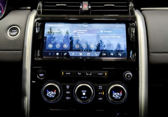 Подержанный автомобиль Land Rover Discovery 2018 года (15 фото)