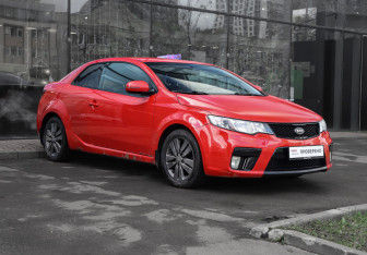 Подержанный автомобиль Kia Cerato Coupe 2011 года (3 фото)