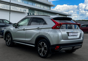 Подержанный автомобиль Mitsubishi Eclipse Cross 2018 года (7 фото)