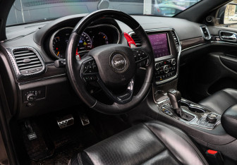 Подержанный автомобиль Jeep Grand Cherokee 2018 года (2 фото)