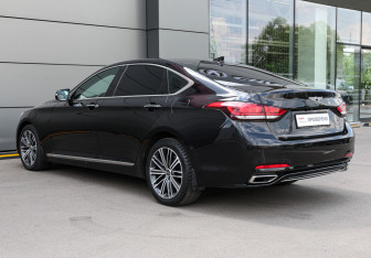 Подержанный автомобиль Genesis G80 2018 года (7 фото)