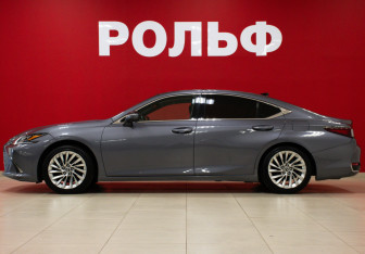Подержанный автомобиль Lexus ES 2019 года (8 фото)