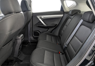 Подержанный автомобиль Geely Coolray 2022 года (18 фото)