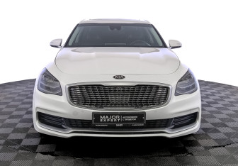 Подержанный автомобиль Kia K900 2019 года (2 фото)