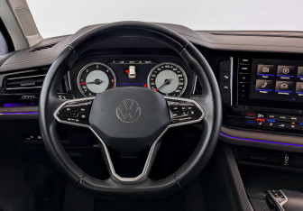 Подержанный автомобиль Volkswagen Touareg 2021 года (22 фото)