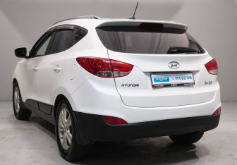 Подержанный автомобиль Hyundai ix35 2012 года (7 фото)