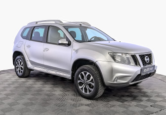 Подержанный автомобиль Nissan Terrano 2014 года (3 фото)