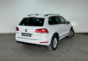 Подержанный автомобиль Volkswagen Touareg 2013 года (4 фото)