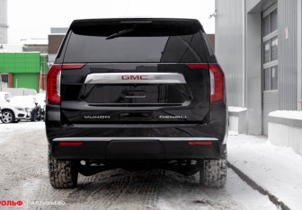 Подержанный автомобиль GMC Yukon 2023 года (4 фото)