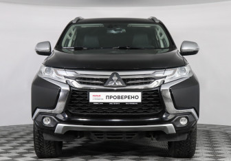 Подержанный автомобиль Mitsubishi Pajero Sport 2017 года (2 фото)