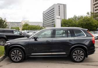 Подержанный автомобиль Volvo XC90 2021 года (6 фото)