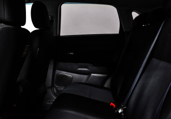 Подержанный автомобиль Mitsubishi ASX 2011 года (12 фото)