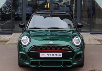 Подержанный автомобиль MINI Hatch 2020 года (2 фото)