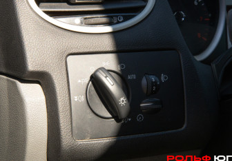 Подержанный автомобиль Ford Focus Wagon 2011 года (17 фото)