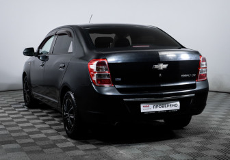 Подержанный автомобиль Chevrolet Cobalt Sedan 2013 года (7 фото)