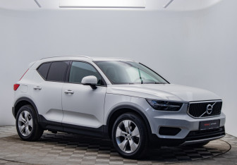 Подержанный автомобиль Volvo XC40 2018 года (7 фото)