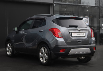 Подержанный автомобиль Opel Mokka 2013 года (7 фото)