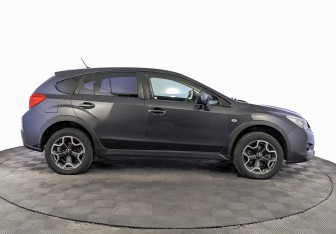 Подержанный автомобиль Subaru XV 2013 года (4 фото)