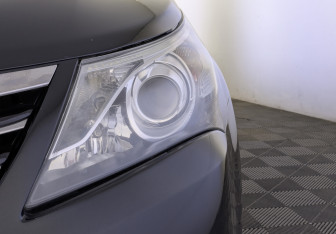 Подержанный автомобиль Toyota Avensis Sedan 2012 года (11 фото)