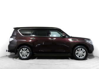 Подержанный автомобиль Nissan Patrol 2013 года (4 фото)