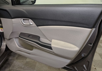 Подержанный автомобиль Honda Civic Sedan 2013 года (23 фото)