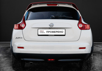 Подержанный автомобиль Nissan Juke 2012 года (6 фото)
