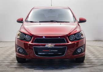Подержанный автомобиль Chevrolet Aveo Sedan 2013 года (8 фото)