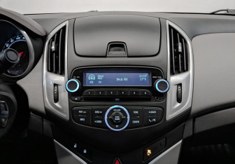 Подержанный автомобиль Chevrolet Cruze Sedan 2014 года (14 фото)