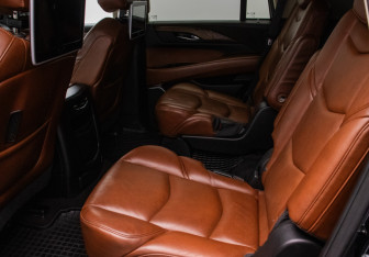 Подержанный автомобиль Cadillac Escalade Suv 2018 года (11 фото)