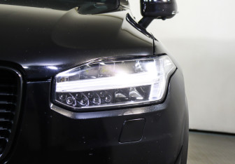Подержанный автомобиль Volvo XC90 2017 года (20 фото)