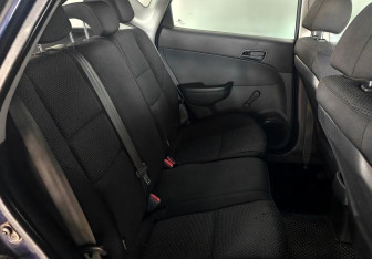 Подержанный автомобиль Hyundai i30 Hatchback 2010 года (10 фото)