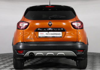 Подержанный автомобиль Renault Kaptur 2017 года (6 фото)