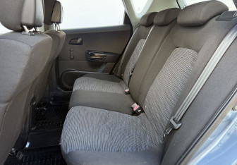 Подержанный автомобиль Kia Ceed Hatchback 2008 года (11 фото)