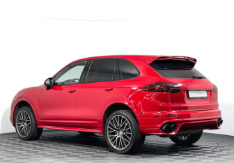 Подержанный автомобиль Porsche Cayenne 2013 года (7 фото)