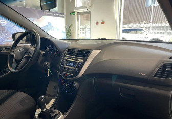 Подержанный автомобиль Hyundai Solaris Sedan 2014 года (8 фото)