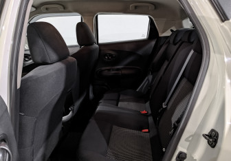 Подержанный автомобиль Nissan Juke 2014 года (18 фото)