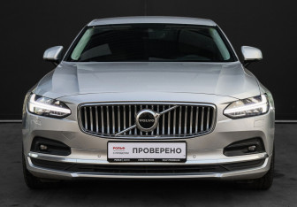 Подержанный автомобиль Volvo S90 2021 года (2 фото)