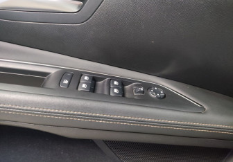 Подержанный автомобиль Peugeot 3008 2019 года (17 фото)