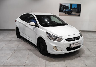 Подержанный автомобиль Hyundai Solaris Sedan 2012 года (3 фото)