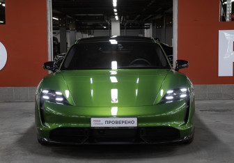 Подержанный автомобиль Porsche Taycan 2021 года (2 фото)